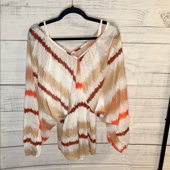 NWOT Women's V-Neck Flowy Blouse in Cream and Rust - Picture 4 of 10